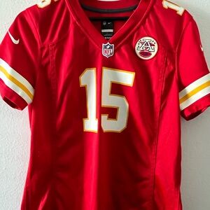 NFL Women Red #15 Pat Mahomes Jersey with White and Gold Accents